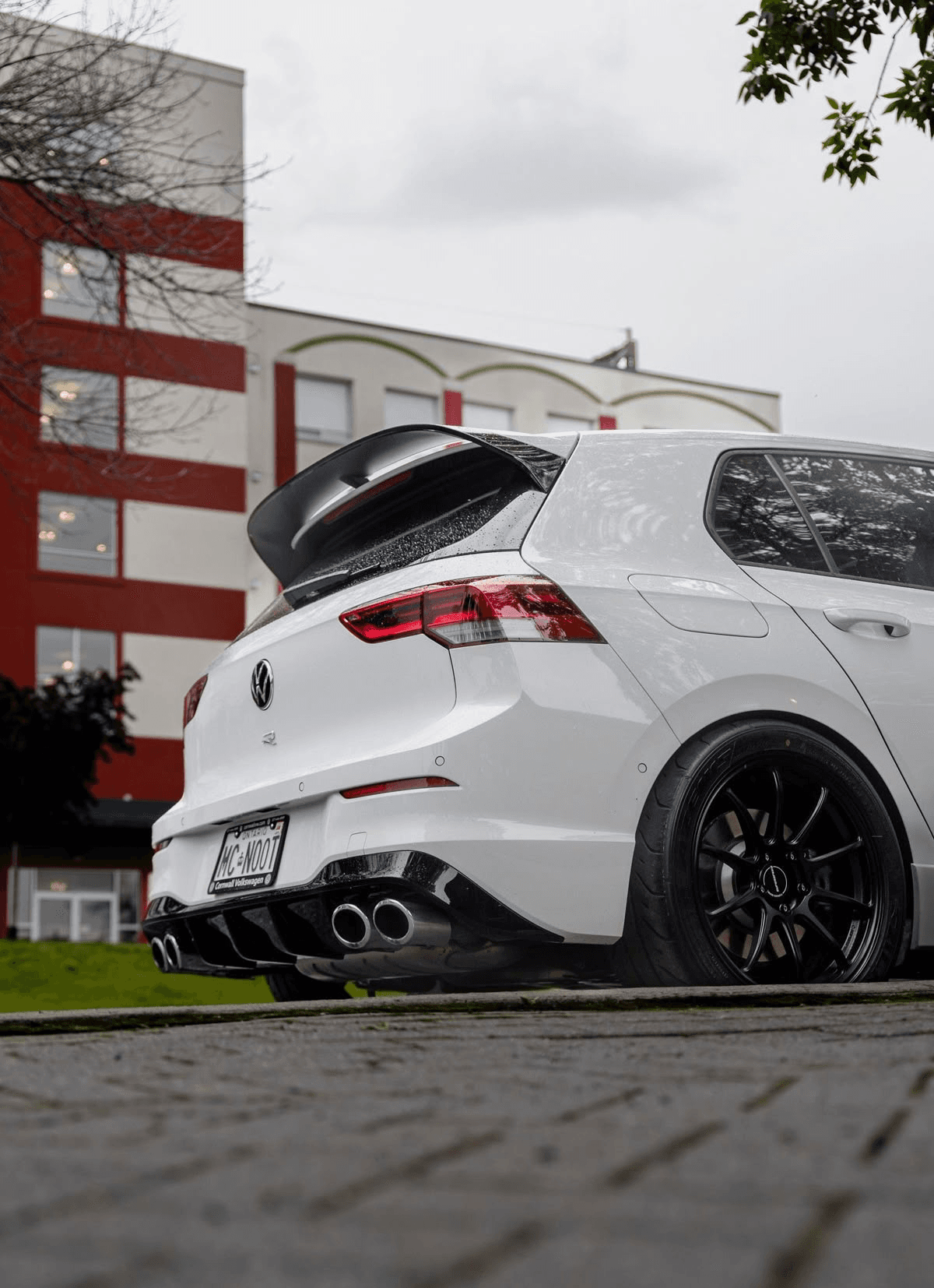 Volkswagen Golf 8 R-Line view 3