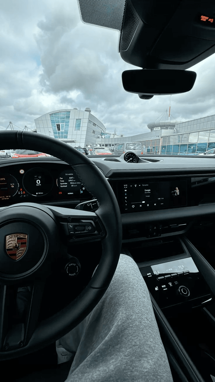 Porsche Macan GTS view 2