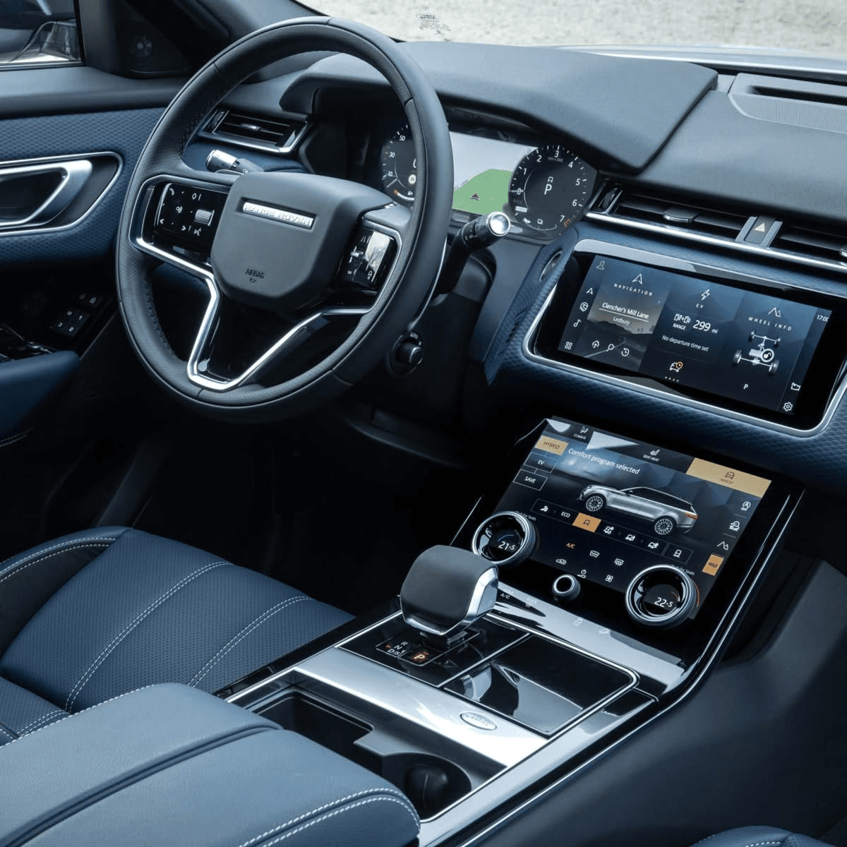 Range Rover Velar view 3
